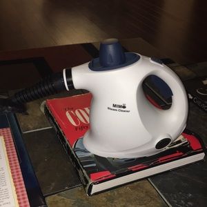 Clothing steamer